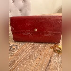 Louis Vuitton Vernis Sarah Red Wallet